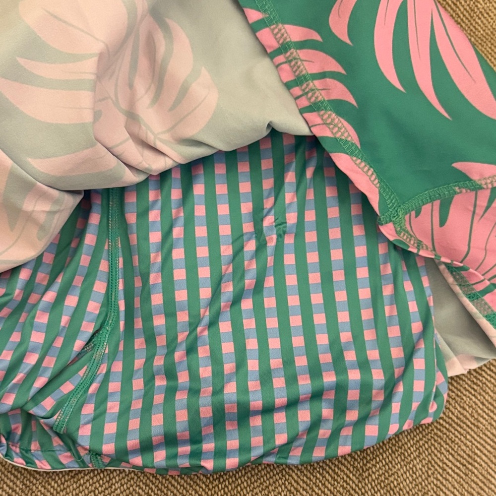 Tropical Green and Pink Lawley Bubble tennis Skirt - Picture 4 of 4